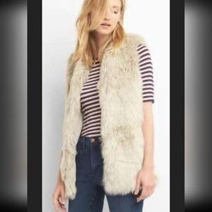Universal Thread Faux Fur Vest